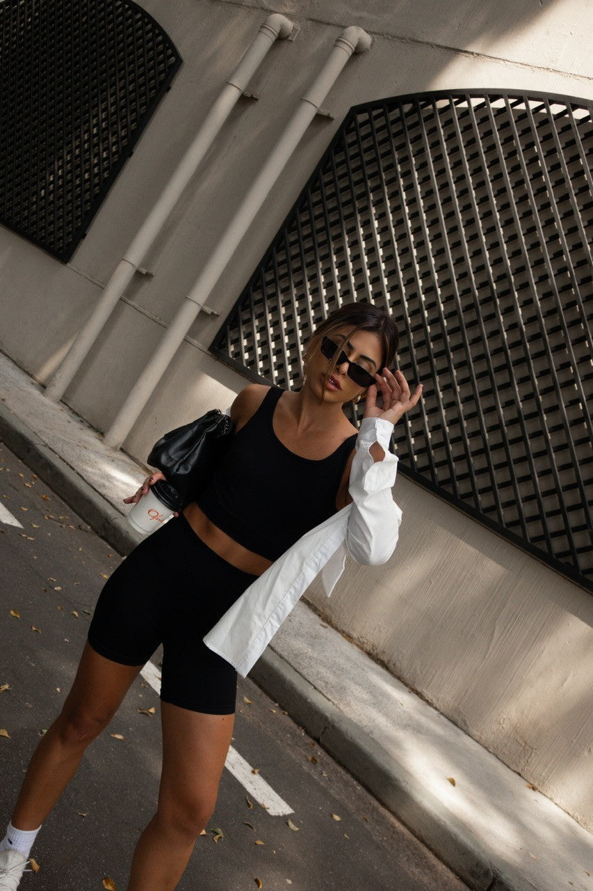 Short skin black
