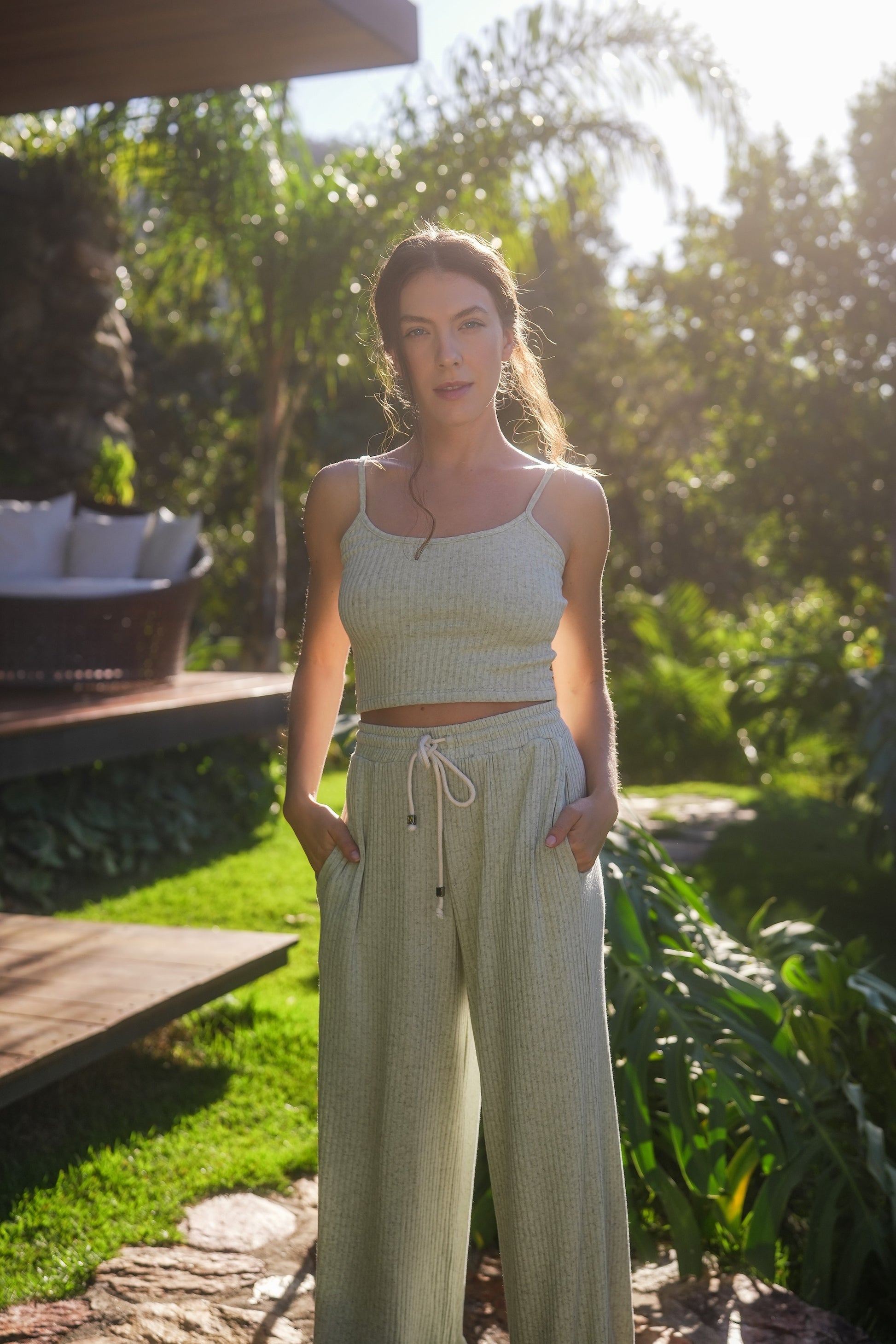 Cropped alça deva verde chá linho