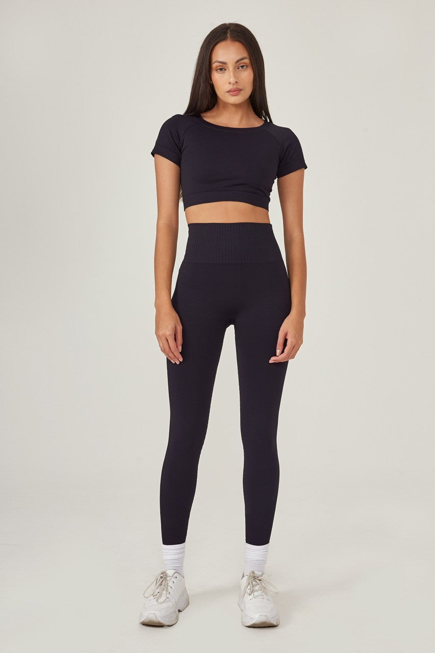 Conjunto cropped e legging skin preto