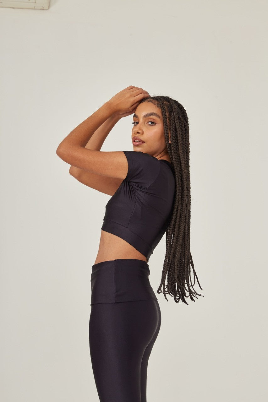 Cropped luna black